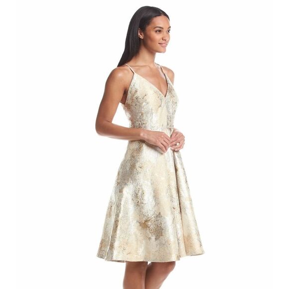 New! CALVIN KLEIN Women's Metallic Print Fit & Flare Dress Size 10 - Picture 3 of 4